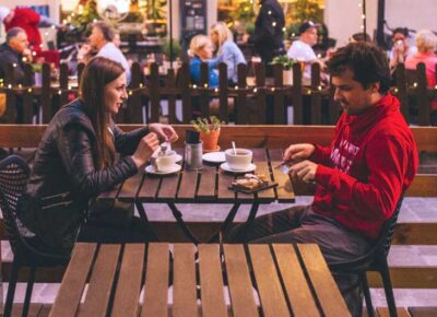 How to Make Good Conversation on a Date!